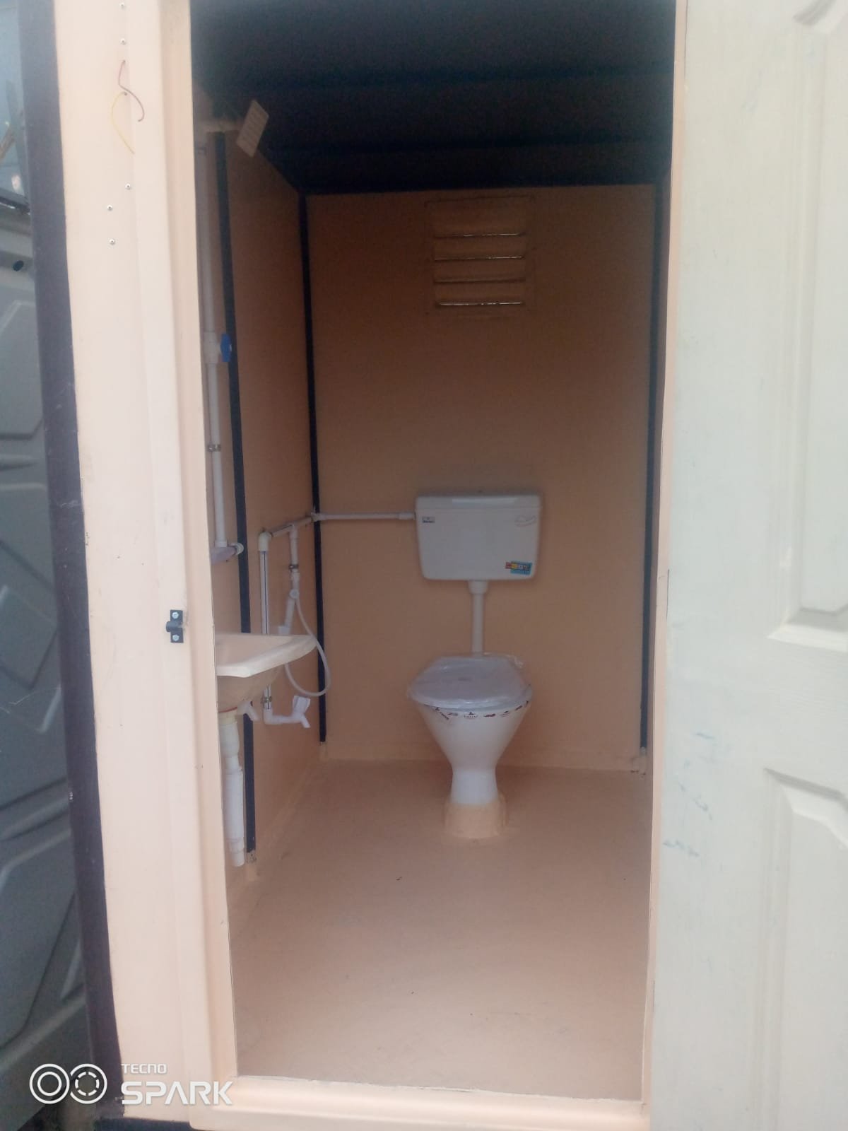 FRP Executive Toilet